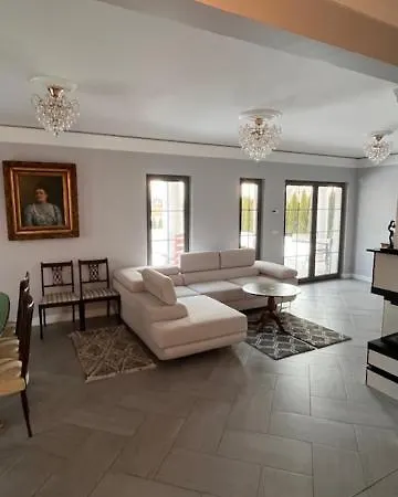 Dom Berry Villa *